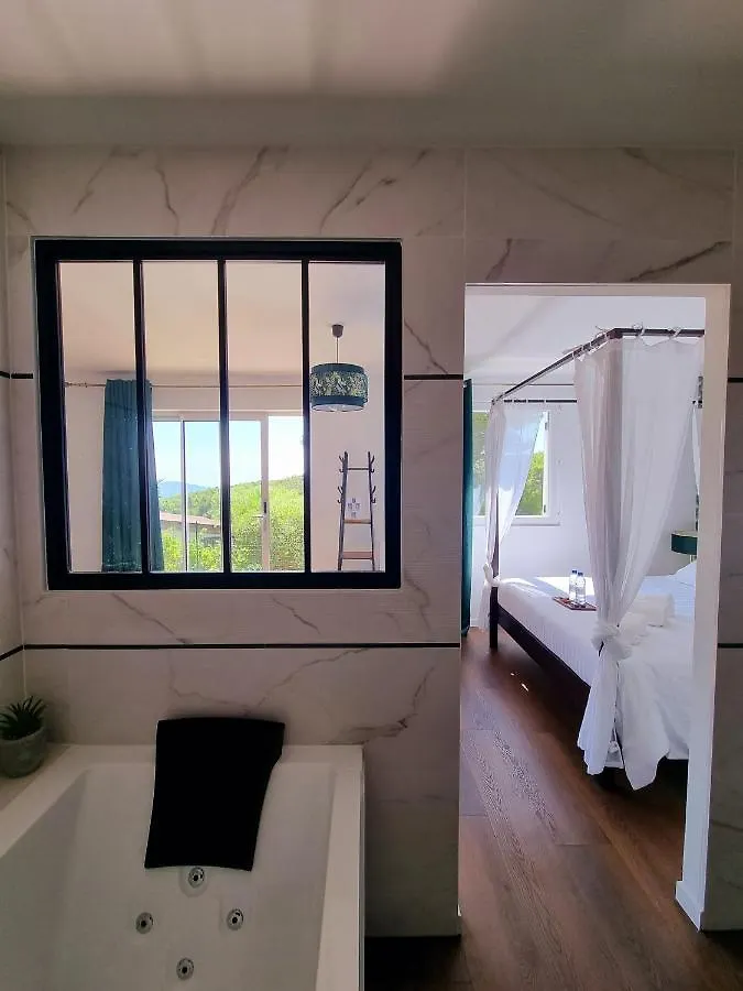 Chalet Privatif / Suite Romantique Love Balneo Le Castellet   Le Castellet (Var)