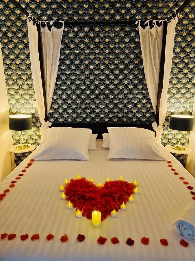 Chalet Privatif / Suite Romantique Love Balneo Le Castellet  0*, Le Castellet (Var) France